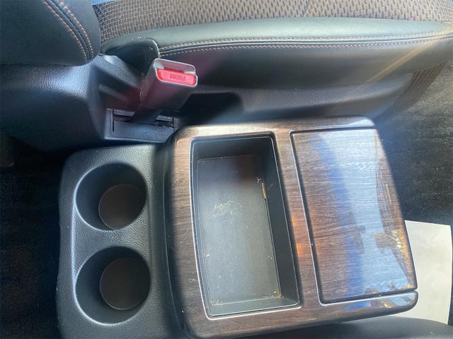 エルグランド 250ハイウェイスター ETC バックカメラ ナビ 両側スライド・片側電動 HID スマートキー 電動格納ミラー 3列シート オットマン CVT アルミホイール ミュージックプレイヤー接続可 盗難防止システム 衝突安全ボディ(21枚目)