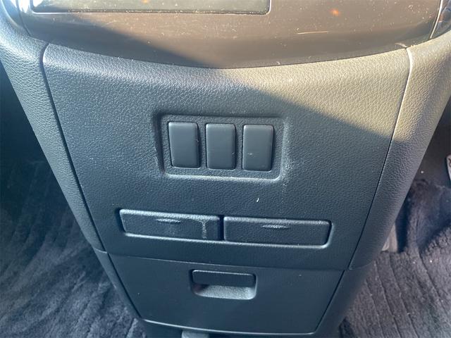 エルグランド 250ハイウェイスター ETC バックカメラ ナビ 両側スライド・片側電動 HID スマートキー 電動格納ミラー 3列シート オットマン CVT アルミホイール ミュージックプレイヤー接続可 盗難防止システム 衝突安全ボディ(24枚目)