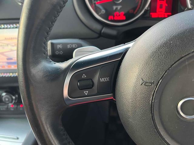 TTクーペ 2.0TFSI ETC バックカメラ ナビ TV AT HID キーレスエントリー 電動格納ミラー アルミホイール 盗難防止システム ABS CD DVD再生 Bluetooth エアコン パワーステアリング(6枚目)