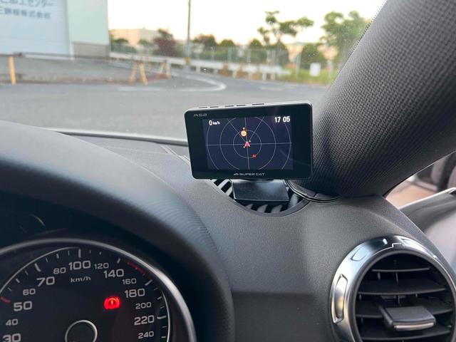 TTクーペ 2.0TFSI ETC バックカメラ ナビ TV AT HID キーレスエントリー 電動格納ミラー アルミホイール 盗難防止システム ABS CD DVD再生 Bluetooth エアコン パワーステアリング(9枚目)