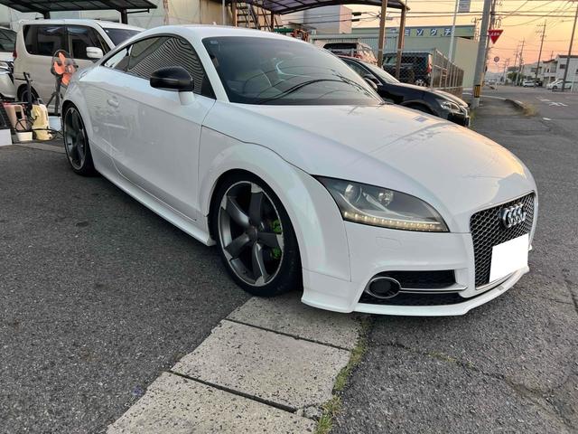 TTクーペ 2.0TFSI ETC バックカメラ ナビ TV AT HID キーレスエントリー 電動格納ミラー アルミホイール 盗難防止システム ABS CD DVD再生 Bluetooth エアコン パワーステアリング(14枚目)