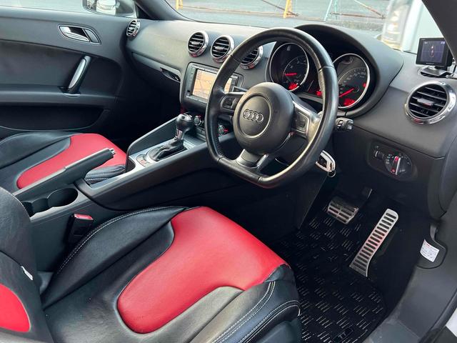 TTクーペ 2.0TFSI ETC バックカメラ ナビ TV AT HID キーレスエントリー 電動格納ミラー アルミホイール 盗難防止システム ABS CD DVD再生 Bluetooth エアコン パワーステアリング(27枚目)