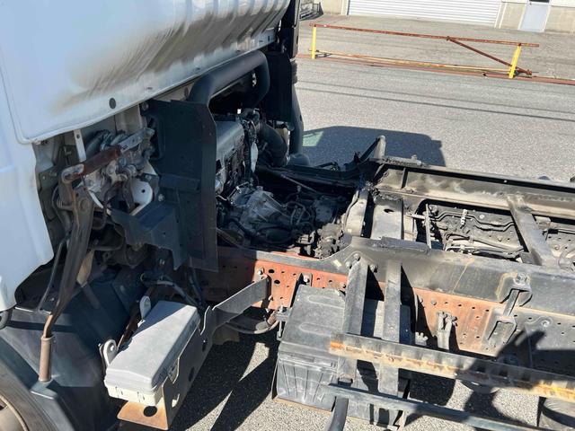 エルフトラック 積載車 フラトップ 積載車 極東開発フラトップ リモコン AT 後輪ダブル ETC ナビ TV キーレスエントリー 電動格納ミラー エアコン 運転席エアバッグ(27枚目)