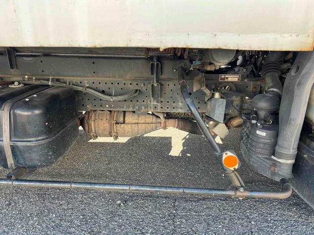 エルフトラック 積載車 フラトップ 積載車 極東開発フラトップ リモコン AT 後輪ダブル ETC ナビ TV キーレスエントリー 電動格納ミラー エアコン 運転席エアバッグ(32枚目)