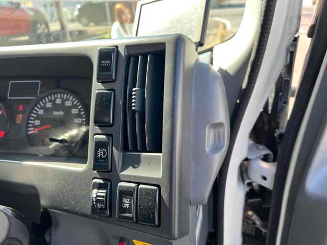 エルフトラック 積載車 フラトップ 積載車 極東開発フラトップ リモコン AT 後輪ダブル ETC ナビ TV キーレスエントリー 電動格納ミラー エアコン 運転席エアバッグ(44枚目)