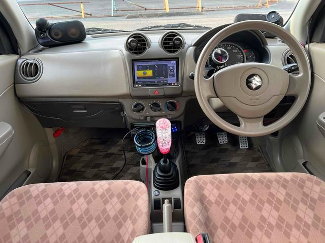 アルト アルト誕生３０年記念車　ナビ　キーレスエントリー　ＭＴ　盗難防止システム　ＣＤ　ＵＳＢ　ミュージックプレイヤー接続可　アルミホイール　衝突安全ボディ　エアコン　パワーステアリング　パワーウィンドウ（2枚目）