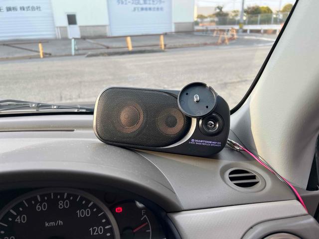 アルト アルト誕生３０年記念車　ナビ　キーレスエントリー　ＭＴ　盗難防止システム　ＣＤ　ＵＳＢ　ミュージックプレイヤー接続可　アルミホイール　衝突安全ボディ　エアコン　パワーステアリング　パワーウィンドウ（9枚目）