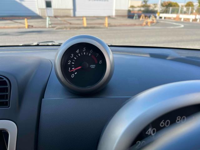 パッソ レーシー アルミホイール キーレスエントリー 電動格納ミラー 衝突安全ボディ ABS CD DVD再生 エアコン(8枚目)