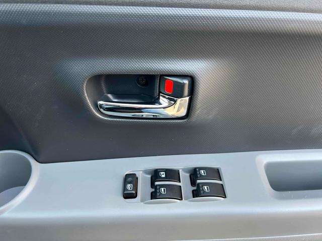 パッソ レーシー アルミホイール キーレスエントリー 電動格納ミラー 衝突安全ボディ ABS CD DVD再生 エアコン(10枚目)