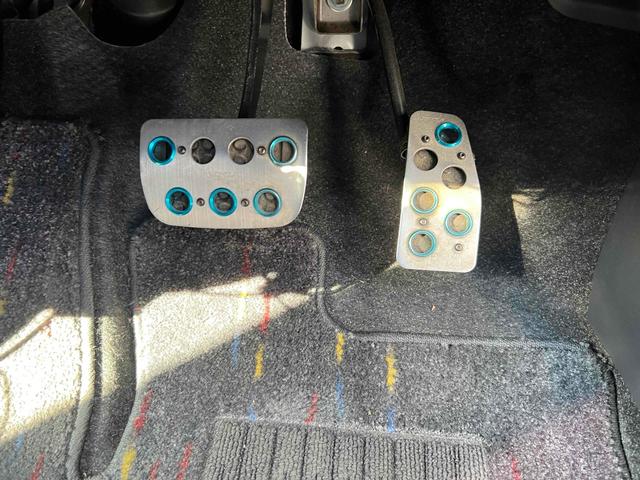 パッソ レーシー アルミホイール キーレスエントリー 電動格納ミラー 衝突安全ボディ ABS CD DVD再生 エアコン(27枚目)