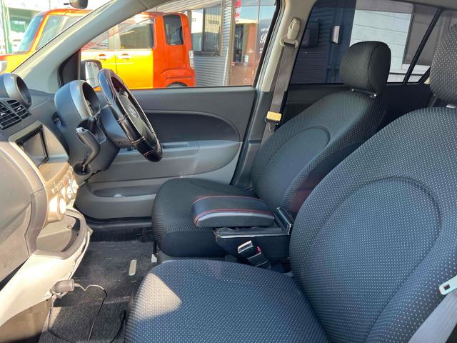 パッソ レーシー アルミホイール キーレスエントリー 電動格納ミラー 衝突安全ボディ ABS CD DVD再生 エアコン(29枚目)