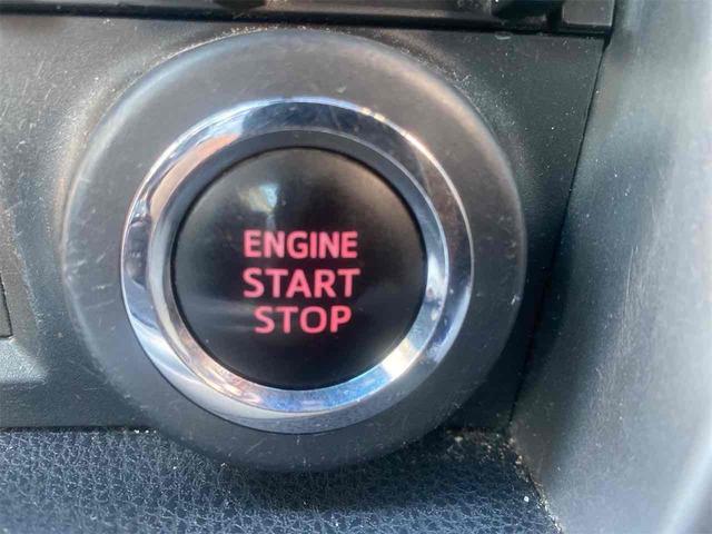エンジン始動も楽チンです。イチイチ鍵を出す手間も無くなりますよ。