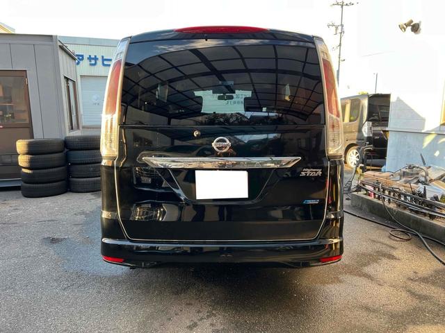 セレナ ハイウェイスター　ＥＴＣ　バックカメラ　ナビ　ＴＶ　オートクルーズコントロール　両側電動スライドドア　サンルーフ　スマートキー　アイドリングストップ　電動格納ミラー　後席モニター　３列シート　ＣＶＴ　アルミホイール（17枚目）