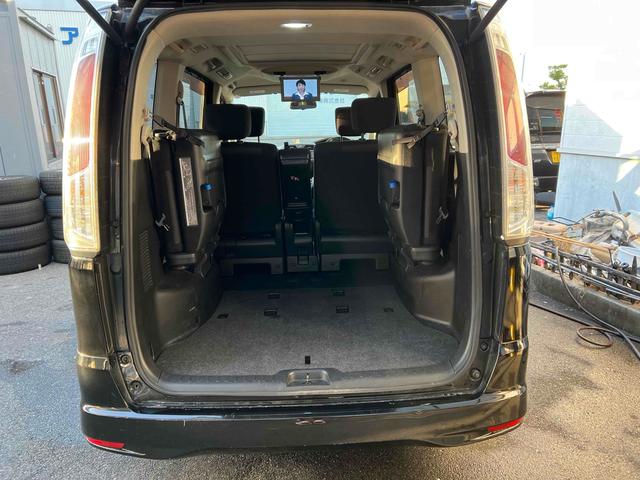 セレナ ハイウェイスター　ＥＴＣ　バックカメラ　ナビ　ＴＶ　オートクルーズコントロール　両側電動スライドドア　サンルーフ　スマートキー　アイドリングストップ　電動格納ミラー　後席モニター　３列シート　ＣＶＴ　アルミホイール（20枚目）