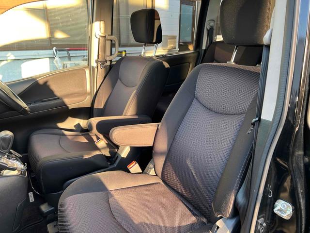 セレナ ハイウェイスター　ＥＴＣ　バックカメラ　ナビ　ＴＶ　オートクルーズコントロール　両側電動スライドドア　サンルーフ　スマートキー　アイドリングストップ　電動格納ミラー　後席モニター　３列シート　ＣＶＴ　アルミホイール（32枚目）