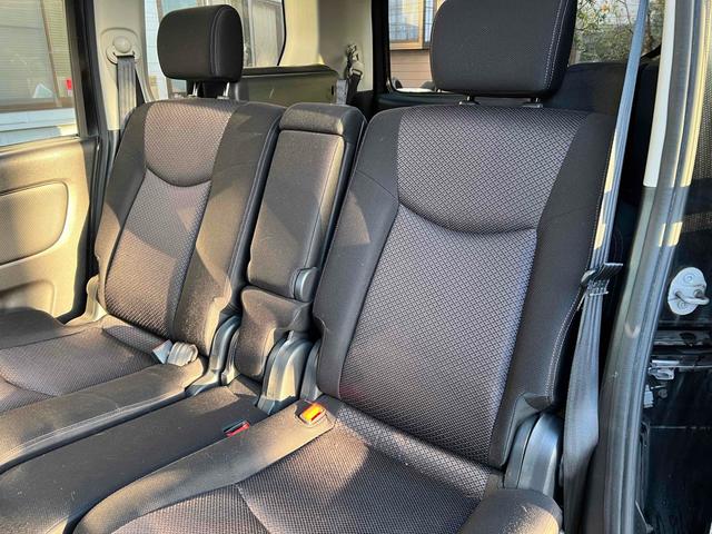 セレナ ハイウェイスター　ＥＴＣ　バックカメラ　ナビ　ＴＶ　オートクルーズコントロール　両側電動スライドドア　サンルーフ　スマートキー　アイドリングストップ　電動格納ミラー　後席モニター　３列シート　ＣＶＴ　アルミホイール（33枚目）