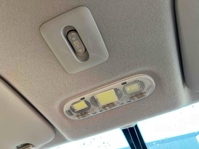 セレナ ハイウェイスター　ＥＴＣ　バックカメラ　ナビ　ＴＶ　オートクルーズコントロール　両側電動スライドドア　サンルーフ　スマートキー　アイドリングストップ　電動格納ミラー　後席モニター　３列シート　ＣＶＴ　アルミホイール（35枚目）