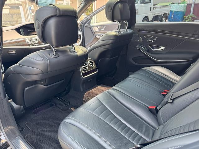 Ｓクラス Ｓ５５０ロング　ＡＭＧスポーツパッケージ　社外エアサス　Ｓ６３外装　サンルーフ　全周囲カメラ　クリアランスソナー　バックカメラ　黒革シート　シートヒーター　シートクーラー　ＥＴＣ　Ｂｌｕｅｔｏｏｔｈ　ドラレコ（34枚目）