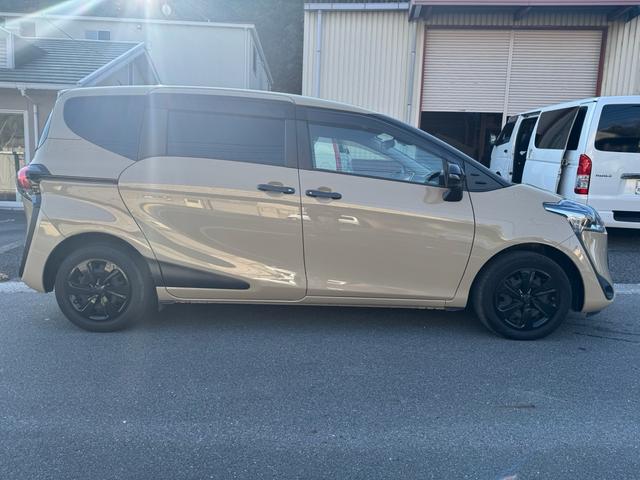 シエンタ ファンベースG グランパー 両側パワースライド ナビ Bluetooth バックカメラ LEDヘッドライト 女性ワンオーナー エンジンスターター ETC オートライト 5人乗り(11枚目)