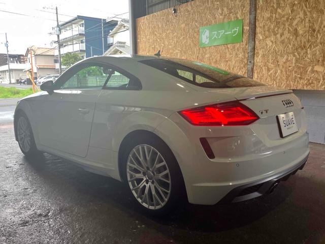 ＴＴクーペ ４０ＴＦＳＩ　Ｓラインパッケージ　バックカメラ　ナビ　クリアランスソナー　ＡＴ　オートライト　ＨＩＤ　スマートキー　アイドリングストップ　電動格納ミラー　アルミホイール　パワーシート　盗難防止システム　ＡＢＳ　ＥＳＣ　ＵＳＢ（16枚目）
