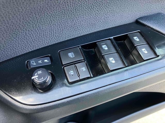 プリウス S ETC レーンアシスト オートクルーズコントロール バックカメラ TV アルミホイール オートライト LEDヘッドランプ CVT スマートキー アイドリングストップ 電動格納ミラー 盗難防止システム(11枚目)