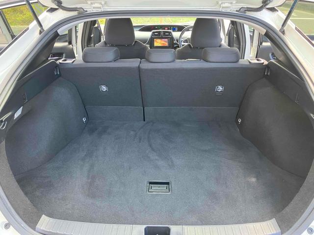 プリウス S ETC レーンアシスト オートクルーズコントロール バックカメラ TV アルミホイール オートライト LEDヘッドランプ CVT スマートキー アイドリングストップ 電動格納ミラー 盗難防止システム(17枚目)