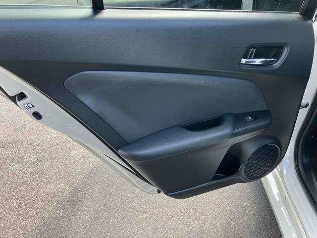 プリウス S ETC レーンアシスト オートクルーズコントロール バックカメラ TV アルミホイール オートライト LEDヘッドランプ CVT スマートキー アイドリングストップ 電動格納ミラー 盗難防止システム(30枚目)