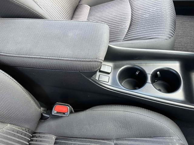 プリウス S ETC レーンアシスト オートクルーズコントロール バックカメラ TV アルミホイール オートライト LEDヘッドランプ CVT スマートキー アイドリングストップ 電動格納ミラー 盗難防止システム(45枚目)