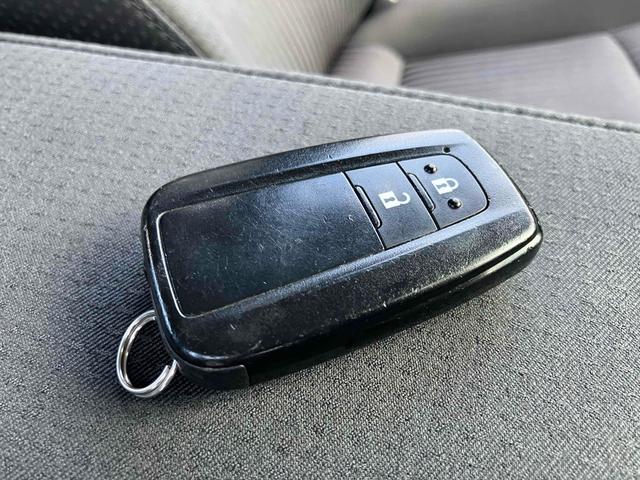 プリウス S ETC レーンアシスト オートクルーズコントロール バックカメラ TV アルミホイール オートライト LEDヘッドランプ CVT スマートキー アイドリングストップ 電動格納ミラー 盗難防止システム(49枚目)