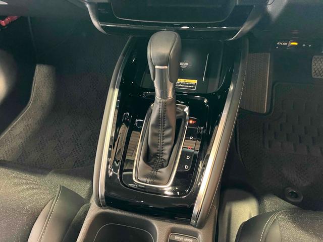 ���i�����ގ��ɕK�����삷�郌�o�[�ł��B����̂��₷�����̂ɂȂ��Ă��܂��B���Ј�x�̊����Ă��������B