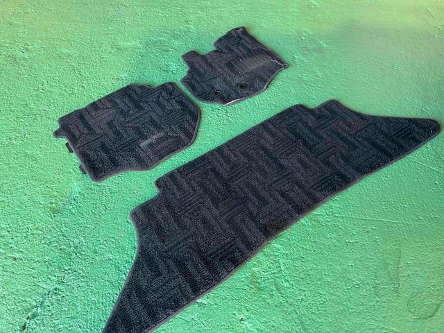 ハイエースバン ロングスーパーＧＬ　ＥＴＣ　バックカメラ　ナビ　ＴＶ　両側スライドドア　オートライト　キーレスエントリー　電動格納ミラー　後席モニター　ＡＴ　１００Ｖ電源　エアコン　パワーウィンドウ　運転席エアバッグ　助手席エアバッグ（68枚目）