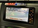 プリウス Ｓ　ＥＴＣ　バックカメラ　ナビ　ＴＶ　アルミホイール　オートライト　ＣＶＴ　スマートキー　アイドリングストップ　電動格納ミラー　盗難防止システム　ＣＤ　ミュージックプレイヤー接続可　衝突安全ボディ　ＡＢＳ（5枚目）