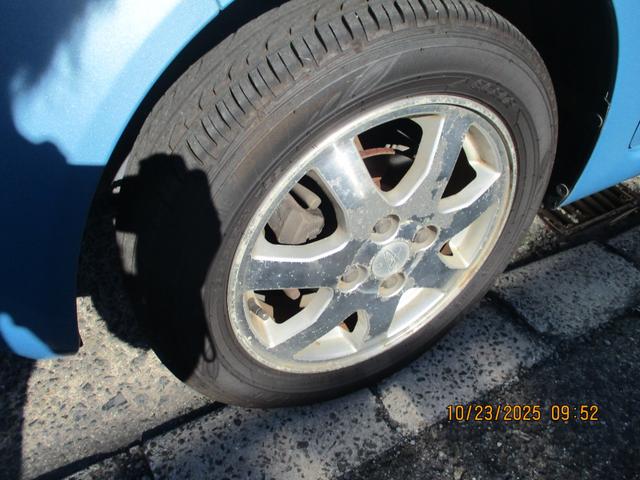 エッセ D キーレスエントリー AT 盗難防止システム CD アルミホイール 衝突安全ボディ エアコン パワーステアリング パワーウィンドウ(13枚目)