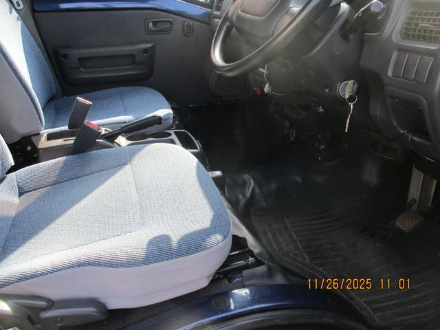 サンバーバン ＶＣ　４ＷＤ　軽バン　ＡＴ　ＥＴＣ　両側スライドドア　エアコン　パワーウィンドウ　運転席エアバッグ（9枚目）