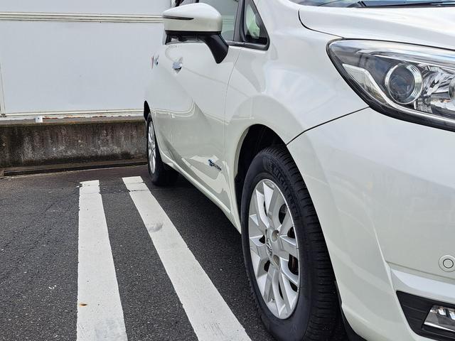 ノート ｅ－パワー　メダリスト　禁煙車　１年保証付き　純正ナビ　ＴＶ　バックカメラ　アラウンドビューモニター　デジタルインナーミラー　ＥＴＣ　前後ドライブレコーダー　ハーフレザーシート　衝突軽減ブレーキ　ＬＥＤヘッドライト（12枚目）