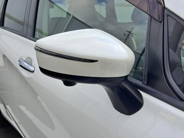 ノート ｅ－パワー　メダリスト　禁煙車　１年保証付き　純正ナビ　ＴＶ　バックカメラ　アラウンドビューモニター　デジタルインナーミラー　ＥＴＣ　前後ドライブレコーダー　ハーフレザーシート　衝突軽減ブレーキ　ＬＥＤヘッドライト（13枚目）