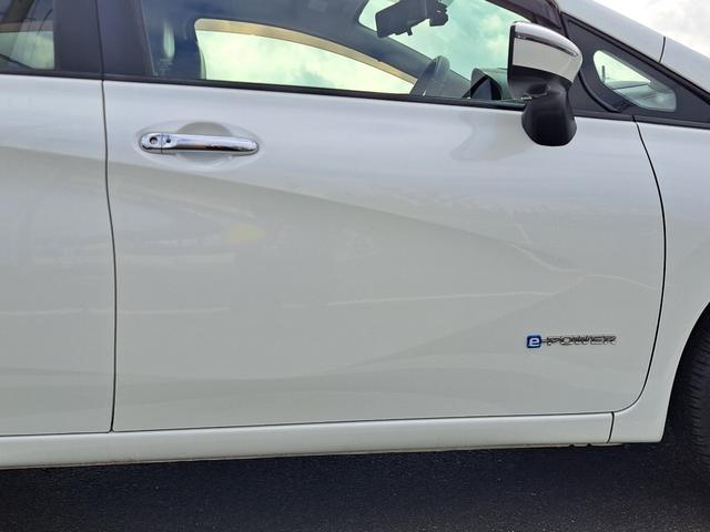 ノート ｅ－パワー　メダリスト　禁煙車　１年保証付き　純正ナビ　ＴＶ　バックカメラ　アラウンドビューモニター　デジタルインナーミラー　ＥＴＣ　前後ドライブレコーダー　ハーフレザーシート　衝突軽減ブレーキ　ＬＥＤヘッドライト（16枚目）