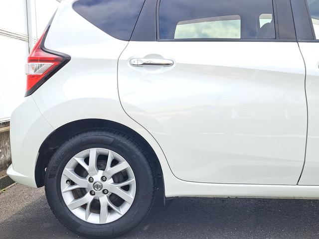 ノート ｅ－パワー　メダリスト　禁煙車　１年保証付き　純正ナビ　ＴＶ　バックカメラ　アラウンドビューモニター　デジタルインナーミラー　ＥＴＣ　前後ドライブレコーダー　ハーフレザーシート　衝突軽減ブレーキ　ＬＥＤヘッドライト（17枚目）