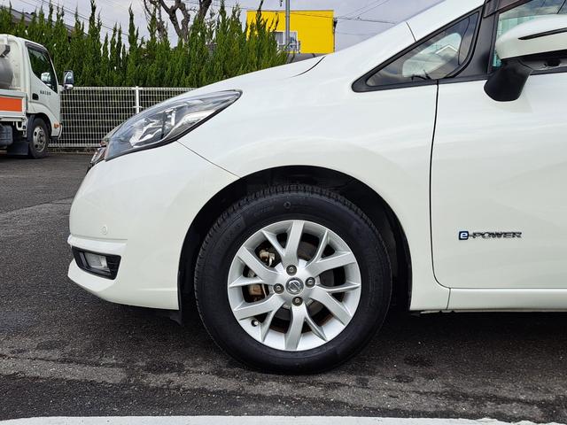 ノート ｅ－パワー　メダリスト　禁煙車　１年保証付き　純正ナビ　ＴＶ　バックカメラ　アラウンドビューモニター　デジタルインナーミラー　ＥＴＣ　前後ドライブレコーダー　ハーフレザーシート　衝突軽減ブレーキ　ＬＥＤヘッドライト（22枚目）