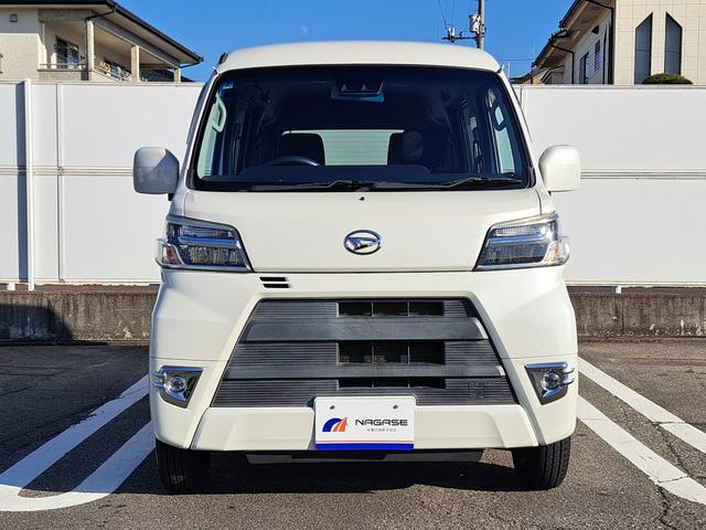 ハイゼットカーゴ クルーズSAIII 禁煙車 スマートアシストIII ナビ フルセグTV キーレス アイドリングストップ LEDヘッドライト ETC オートハイビーム 車線逸脱警報(6枚目)