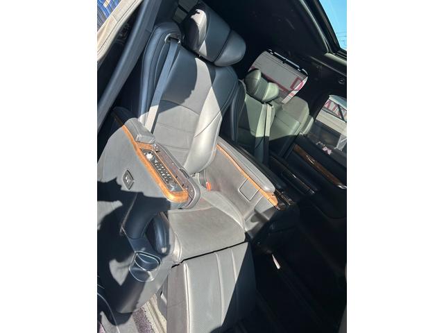 アルファード 3.5エグゼクティブラウンジ 電動リアゲート パワーバックドア LEDライト スマートキー フロントカメラ サイドカメラ バックカメラ 革シート シートヒーター パワーシート(17枚目)