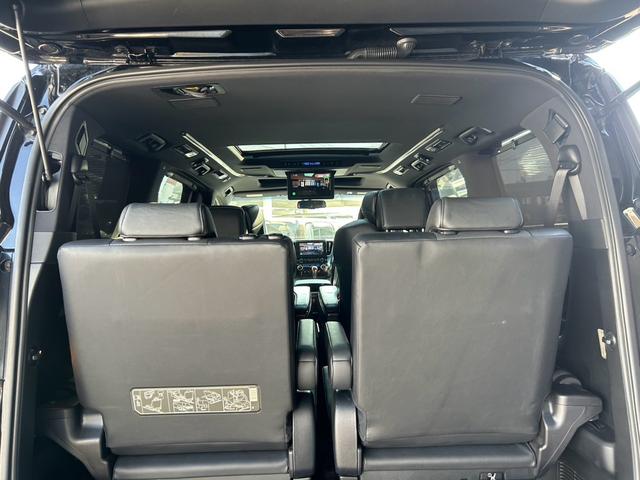 アルファード 3.5エグゼクティブラウンジ 電動リアゲート パワーバックドア LEDライト スマートキー フロントカメラ サイドカメラ バックカメラ 革シート シートヒーター パワーシート(25枚目)