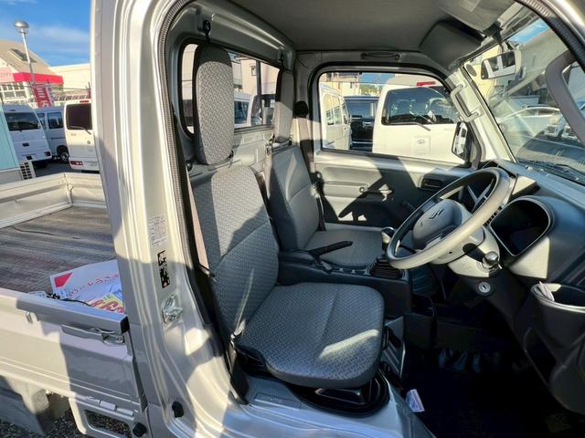 キャリイトラック ＫＣエアコン・パワステ　ＭＴ　２ＷＤ　運転席エアバック　エアコン・クーラー　パワステ　ＥＴＣ　フルセグＴＶ　メモリーナビ　ＤＶＤ再生　ＣＤ　荷台マット　シガーライター　ヘッドライトレベライザー　フロアマット　ドアバイザー（17枚目）
