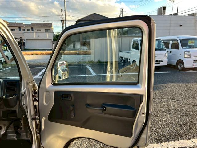 キャリイトラック ＫＣエアコン・パワステ　ＭＴ　２ＷＤ　運転席エアバック　エアコン・クーラー　パワステ　ＥＴＣ　フルセグＴＶ　メモリーナビ　ＤＶＤ再生　ＣＤ　荷台マット　シガーライター　ヘッドライトレベライザー　フロアマット　ドアバイザー（24枚目）