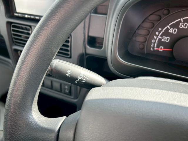 キャリイトラック 　ＡＴ　メモリーナビ　ＣＤ　Ｂｌｕｅｔｏｏｔｈ　運転席エアバック　助手席エアバック　ＡＢＳ　パワステ　エアコンクーラー　定期点検記録簿　ヘッドライトレベライザー　１２Ｖ電源ソケット　ドアバイザー（13枚目）