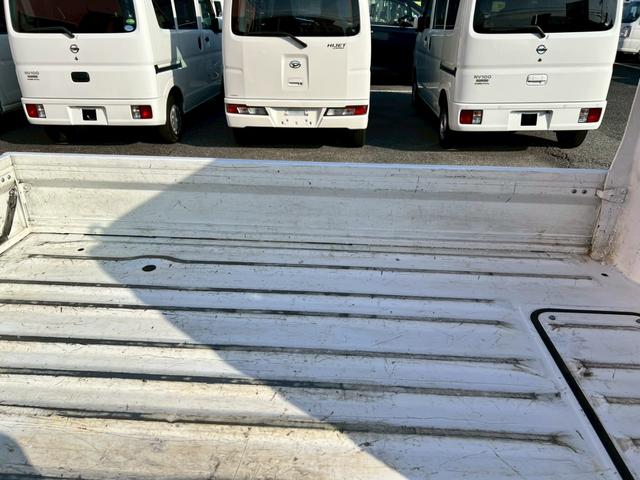 【地域最大級の在庫数】「在庫数が少なく、一度に複数台で比較できない」そんなお悩みはありませんか？専門館は、豊富な在庫をご用意！厳選した多くのお車の中から希望条件に合わせて、見て！触って！選べます！