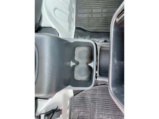 【厳選仕入れ】仕入れ担当が現車確認をして仕入れた物件を４店舗で展示中！厳選したお車を、実際に見比べながらお選びいただけます！在庫数も地域最大級！専門館ならではの魅力をご堪能下さい！