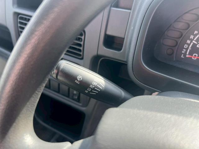 キャリイトラック 　車検整備付　ＡＴ車　ＥＴＣ　エアコン　パワステ　ＡＢＳ　運転席エアバック　助手席エアバック　アオリプロテクター　トリイプロテクター　ヘッドライトレベライザー　フロアマット　ドアバイザー　スペアタイヤ（20枚目）