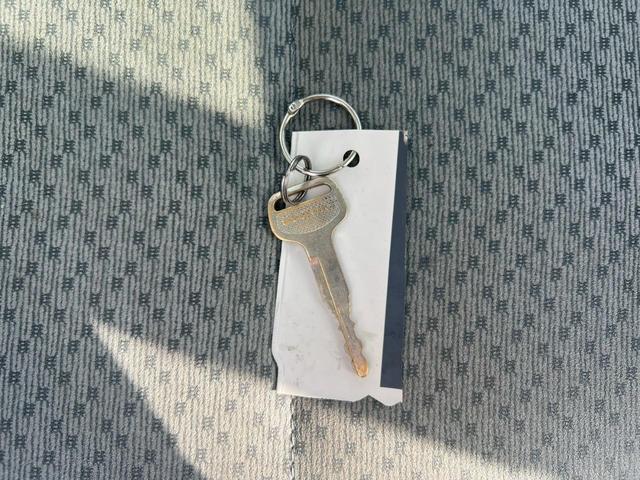 キャリイトラック 　車検整備付　ＡＴ車　ＥＴＣ　エアコン　パワステ　ＡＢＳ　運転席エアバック　助手席エアバック　アオリプロテクター　トリイプロテクター　ヘッドライトレベライザー　フロアマット　ドアバイザー　スペアタイヤ（27枚目）