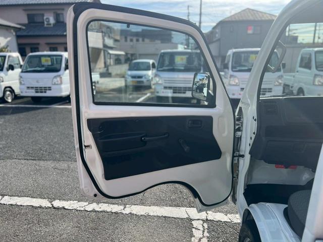 キャリイトラック 　車検整備付　ＡＴ車　ＥＴＣ　エアコン　パワステ　ＡＢＳ　運転席エアバック　助手席エアバック　アオリプロテクター　トリイプロテクター　ヘッドライトレベライザー　フロアマット　ドアバイザー　スペアタイヤ（29枚目）